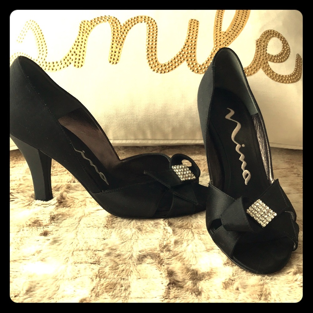 💕Nina Black Satin Heels 👠 with Rhinestones 🌸💕